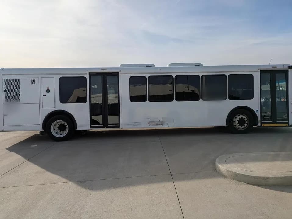 2021 Arboc EQUESS Shuttle Bus - Image 2