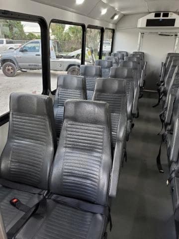 2017 Ford E450 Cutaway Shuttle Bus - Image 9