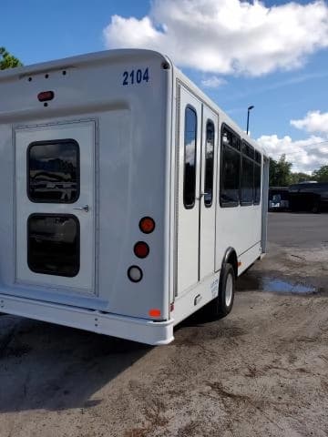 2017 Ford E450 Shuttle Bus - Image 2