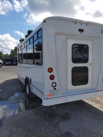 2017 Ford E450 Shuttle Bus - Image 3