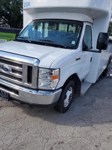 2017 Ford E450 Shuttle Bus - Image 6
