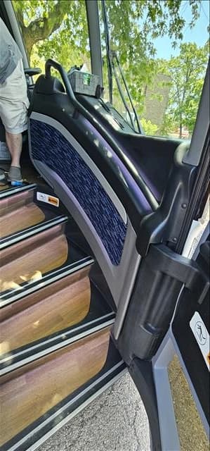 2019 MCI J4500 Coach - Image 13