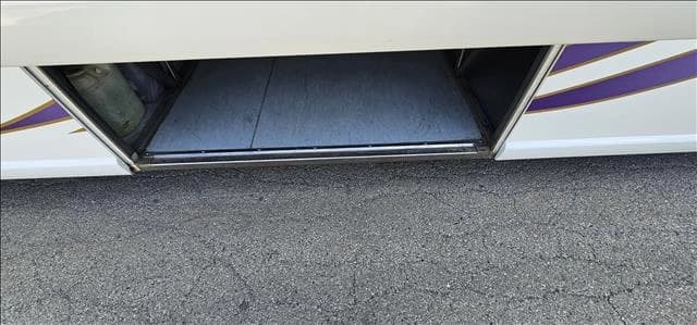2019 MCI J4500 Coach - Image 18