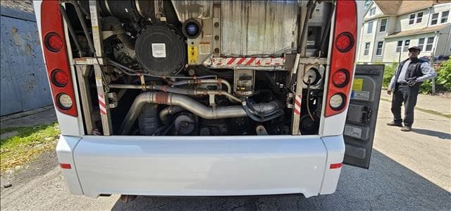 2019 MCI J4500 Coach - Image 33
