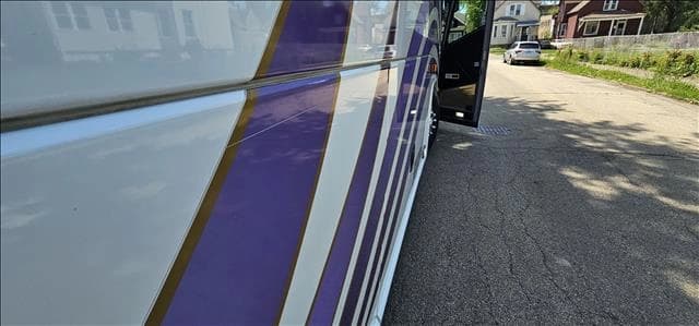 2019 MCI J4500 Coach - Image 38