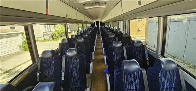 2019 MCI J4500 Coach - Image 8