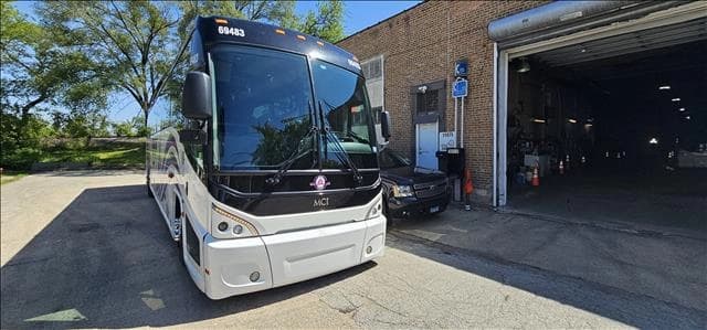2019 Motor Coach Industries MCI J4500 bus