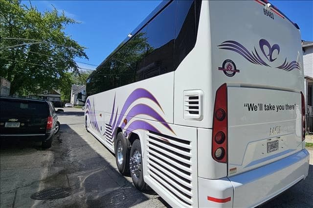 2019 MCI MCI J4500 Coach - Image 18
