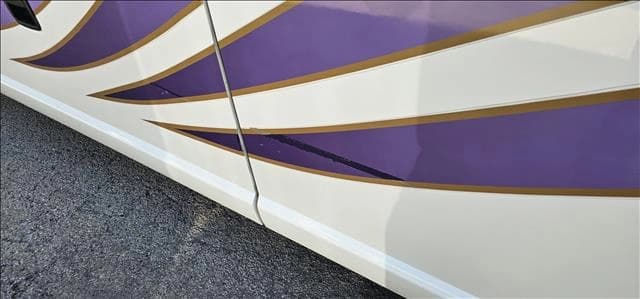 2019 MCI MCI J4500 Coach - Image 32