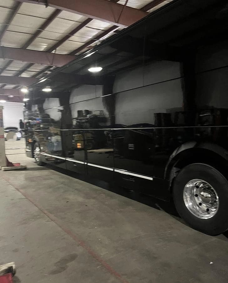 2019 Prevost H3-45 Coach - Image 8