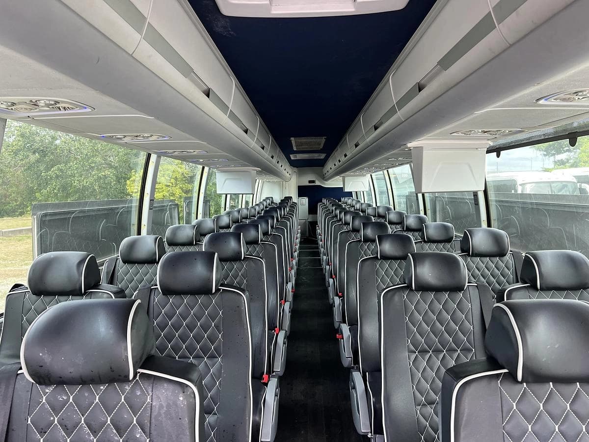 2017 Volvo 9700 Coach - Image 8