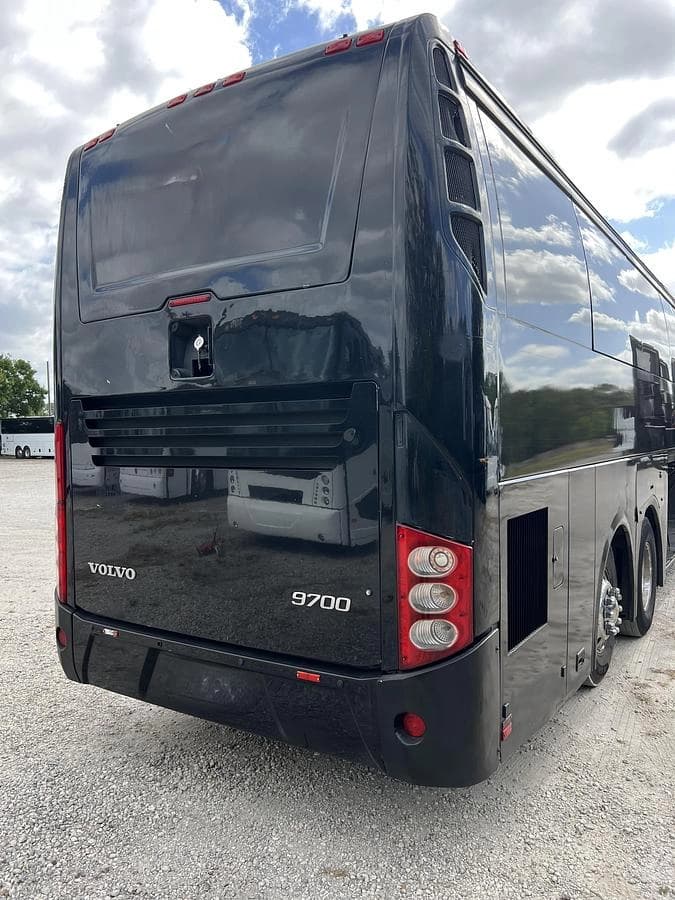 2017 Volvo 9700 Coach - Image 5