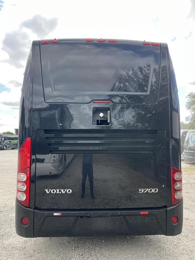 2017 Volvo 9700 Coach - Image 4