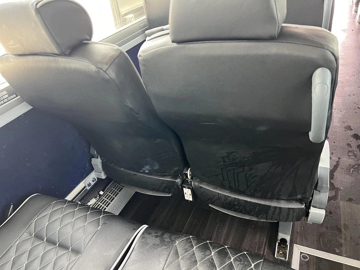 2017 Volvo 9700 Coach - Image 9