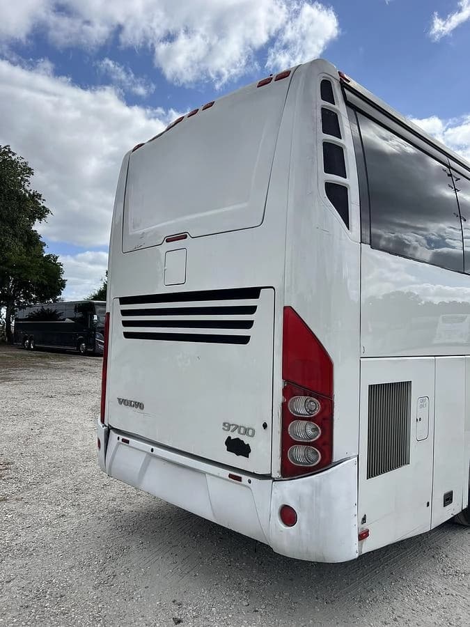 2016 Volvo 9700 Coach - Image 3
