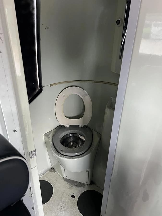 2016 Volvo 9700 Coach - Image 15