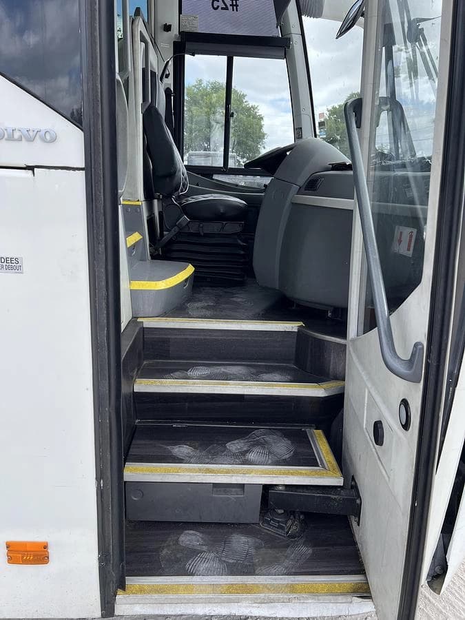 2016 Volvo 9700 Coach - Image 9