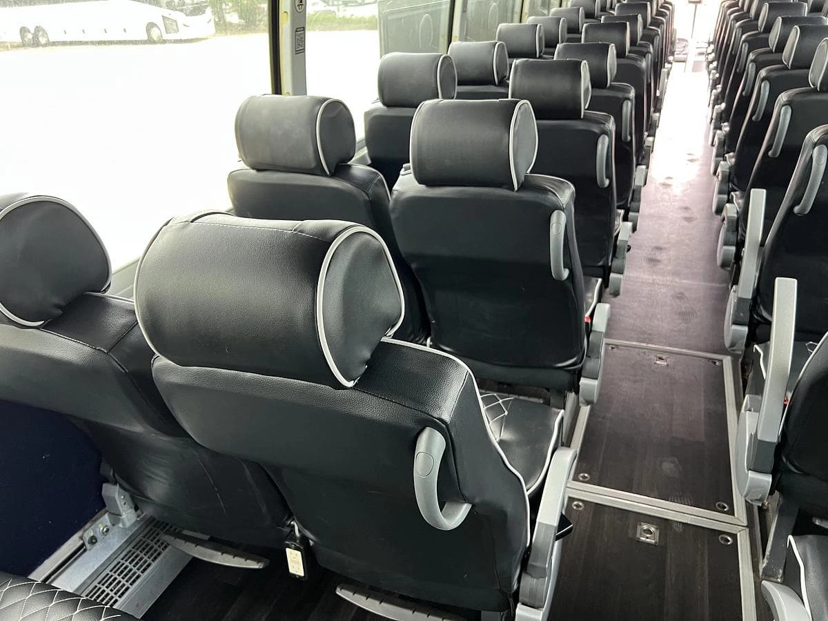 2016 Volvo 9700 Coach - Image 11