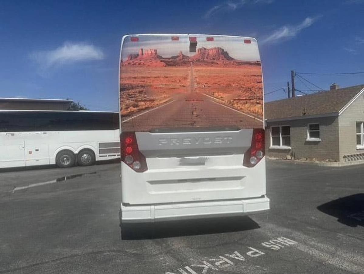 2013 Prevost H3-41 Coach - Image 2