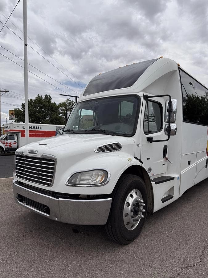 2019 Freightliner EG40 Cutaway - Image 4