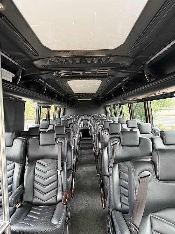2019 Freightliner EG40 Cutaway - Image 14
