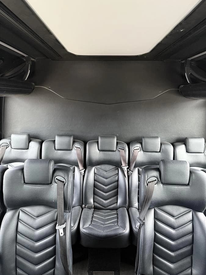 2019 Freightliner EG40 Cutaway - Image 15