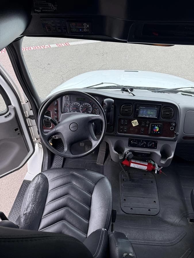 2019 Freightliner EG40 Cutaway - Image 10