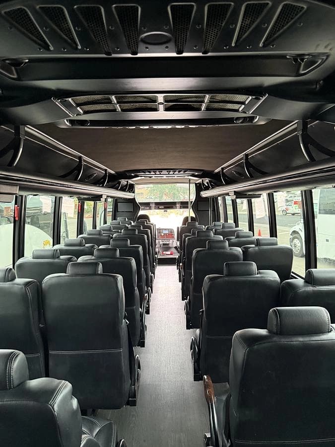 2018 Freightliner GM40 Cutaway - Image 11