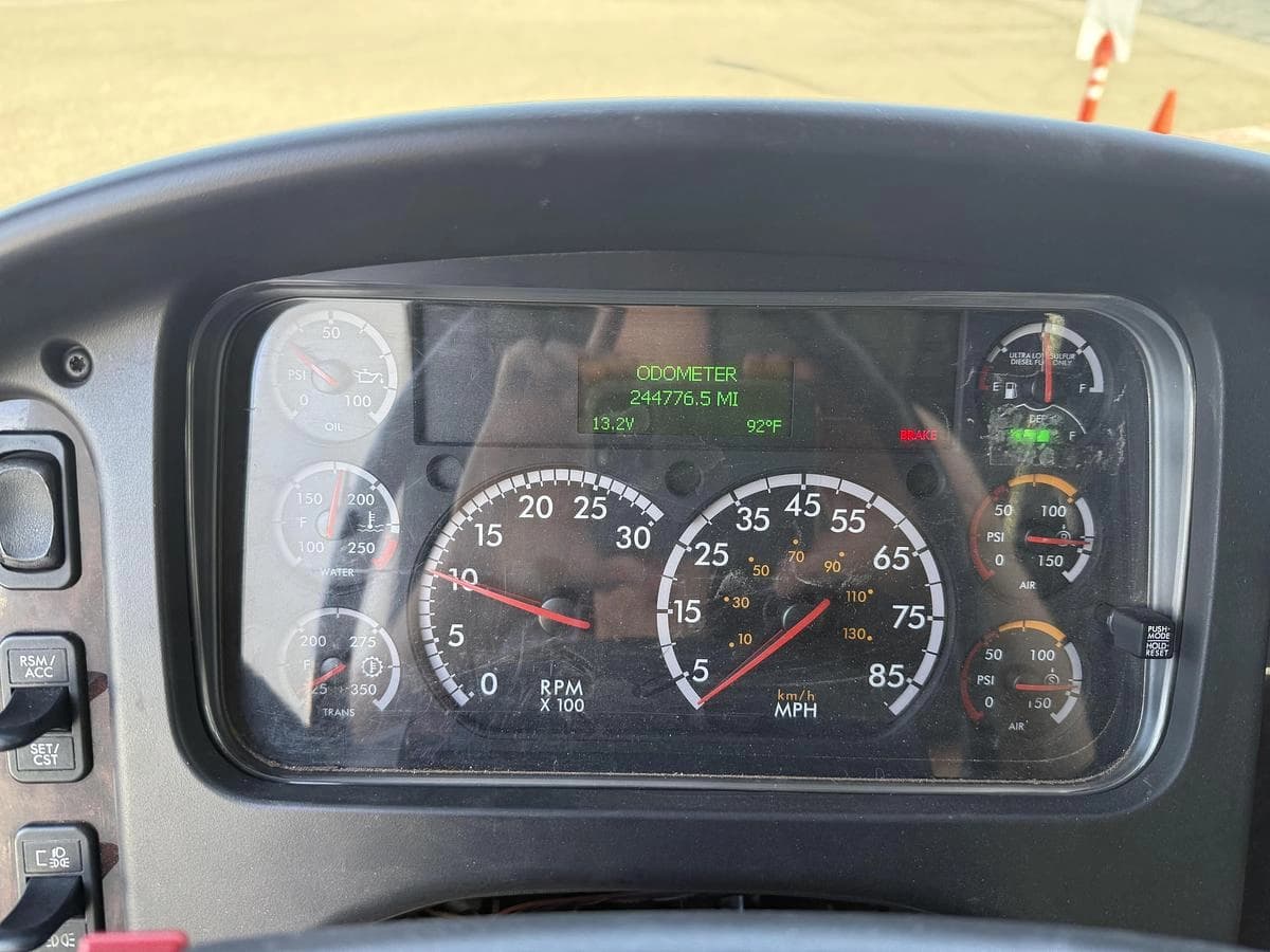 2018 Freightliner EG40 Cutaway - Image 9