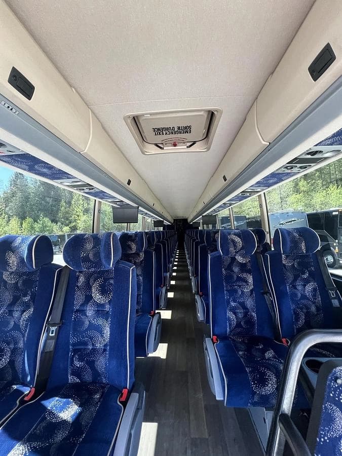 2017 Prevost H3-45 Coach - Image 6
