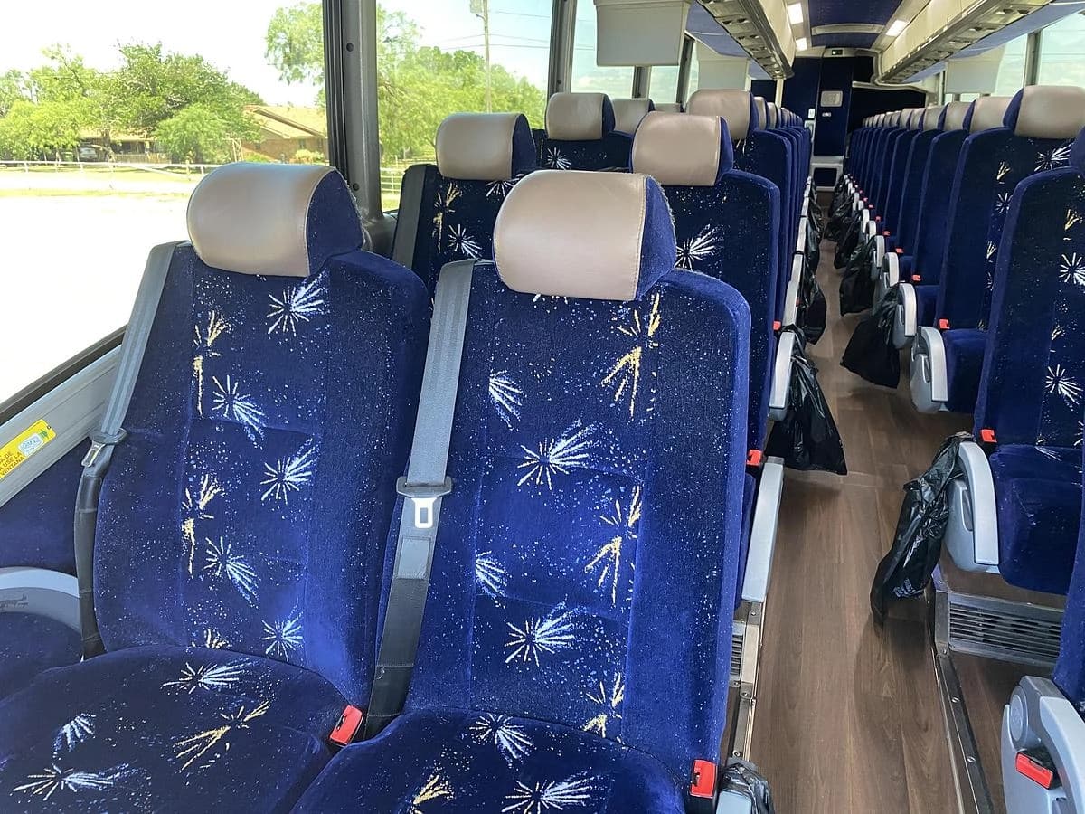 2017 Mci J4500 Coach - Image 19