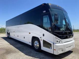2017 Motor Coach Industries J4500 bus