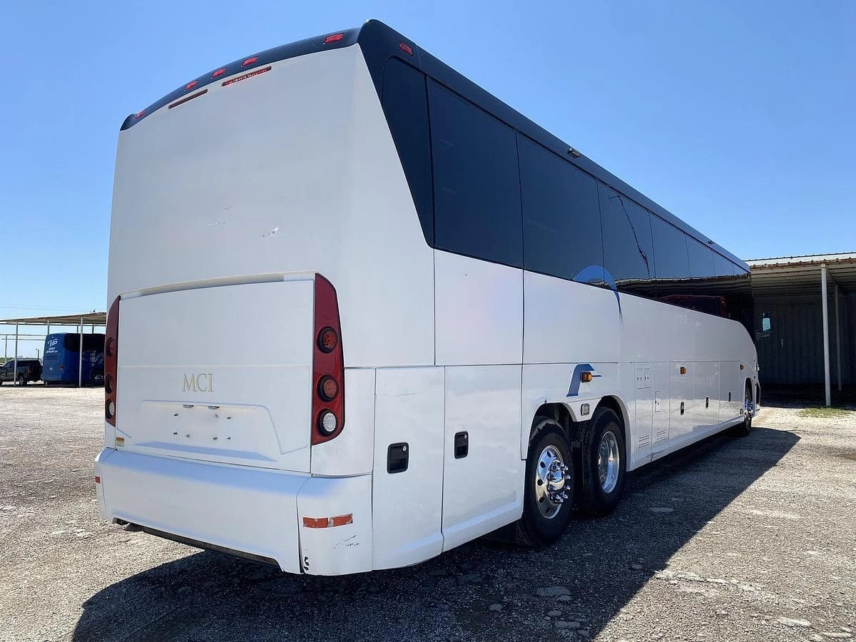 2017 Mci J4500 Coach - Image 41