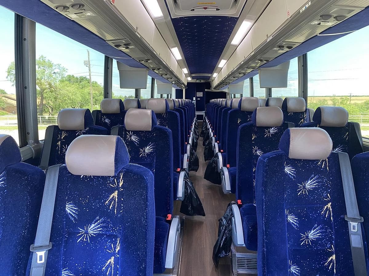 2017 Mci J4500 Coach - Image 43