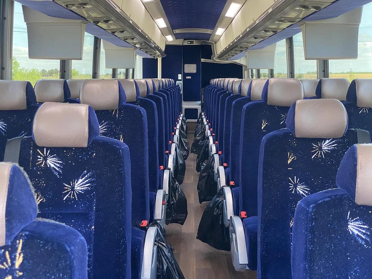 2017 Mci J4500 Coach - Image 53