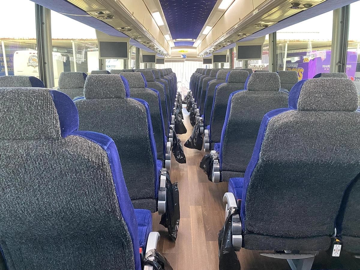 2017 Mci J4500 Coach - Image 56