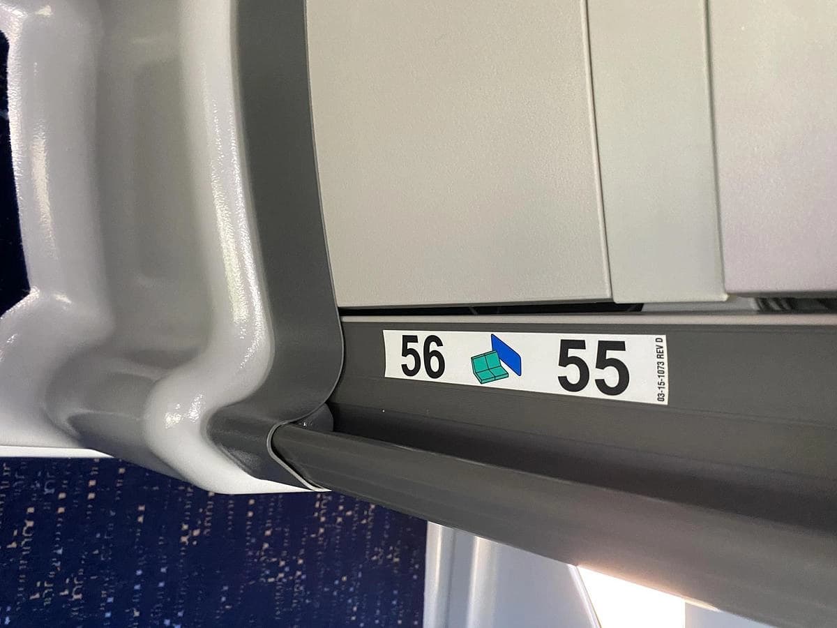 2017 Mci J4500 Coach - Image 17