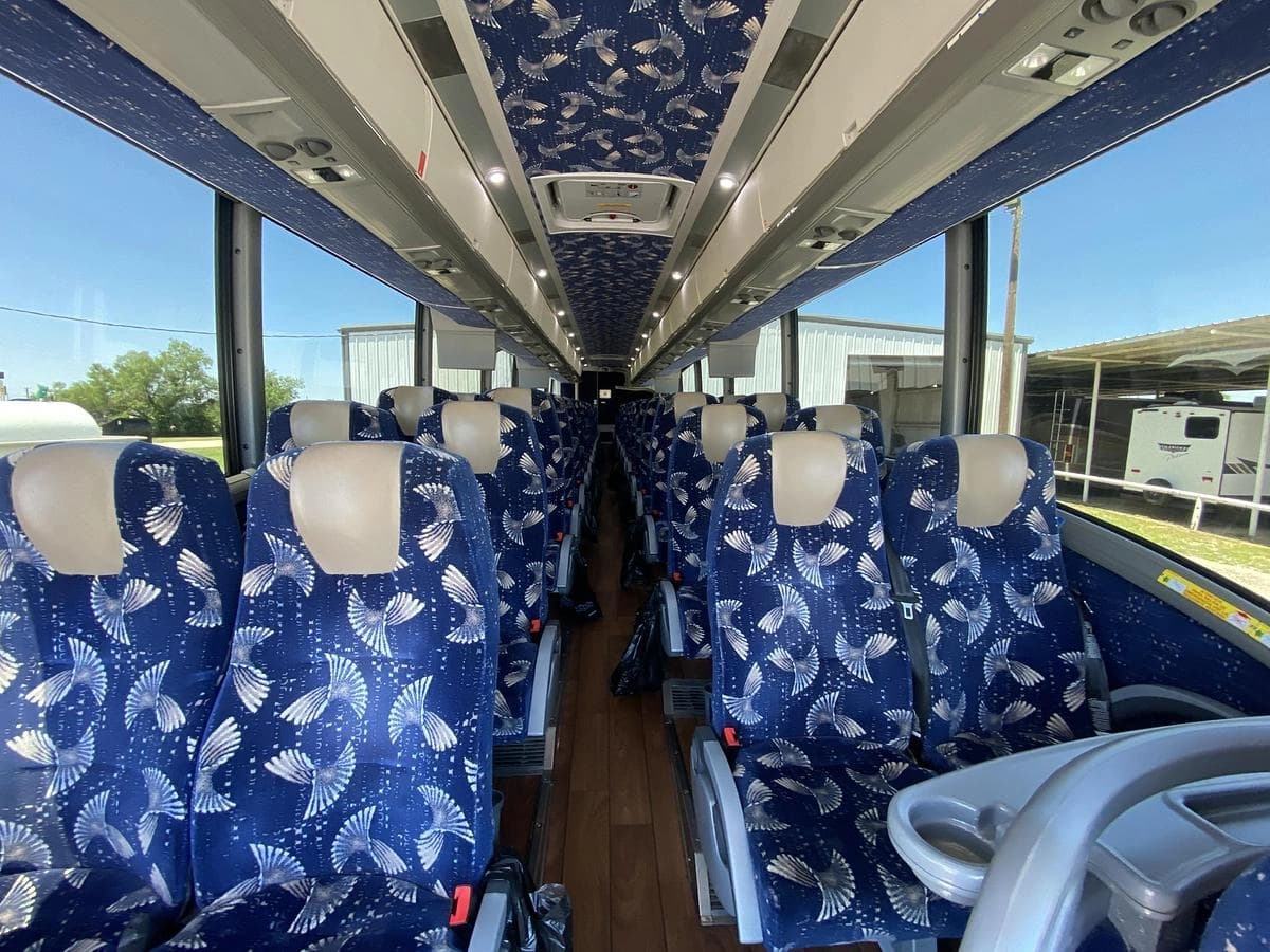 2017 Mci J4500 Coach - Image 25