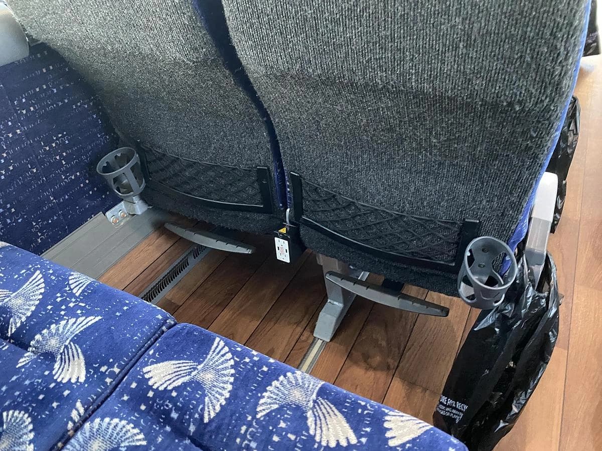 2017 Mci J4500 Coach - Image 28