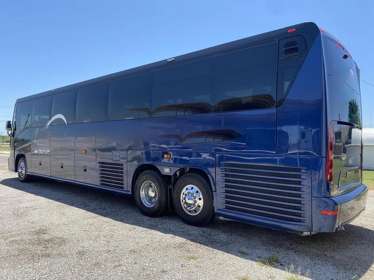2017 Mci J4500 Coach - Image 40