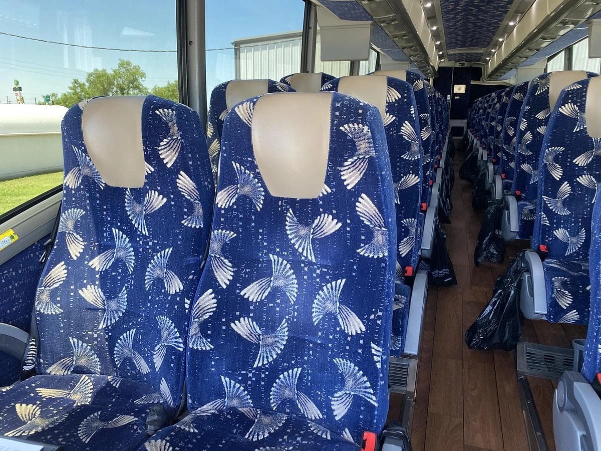 2017 Mci J4500 Coach - Image 41