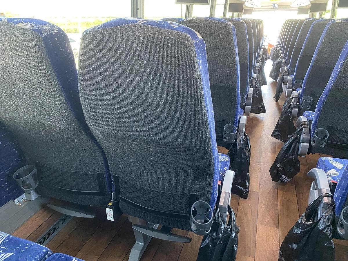 2017 Mci J4500 Coach - Image 50