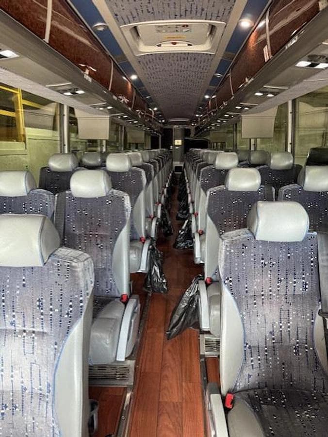 2015 Mci J4500 Coach - Image 6
