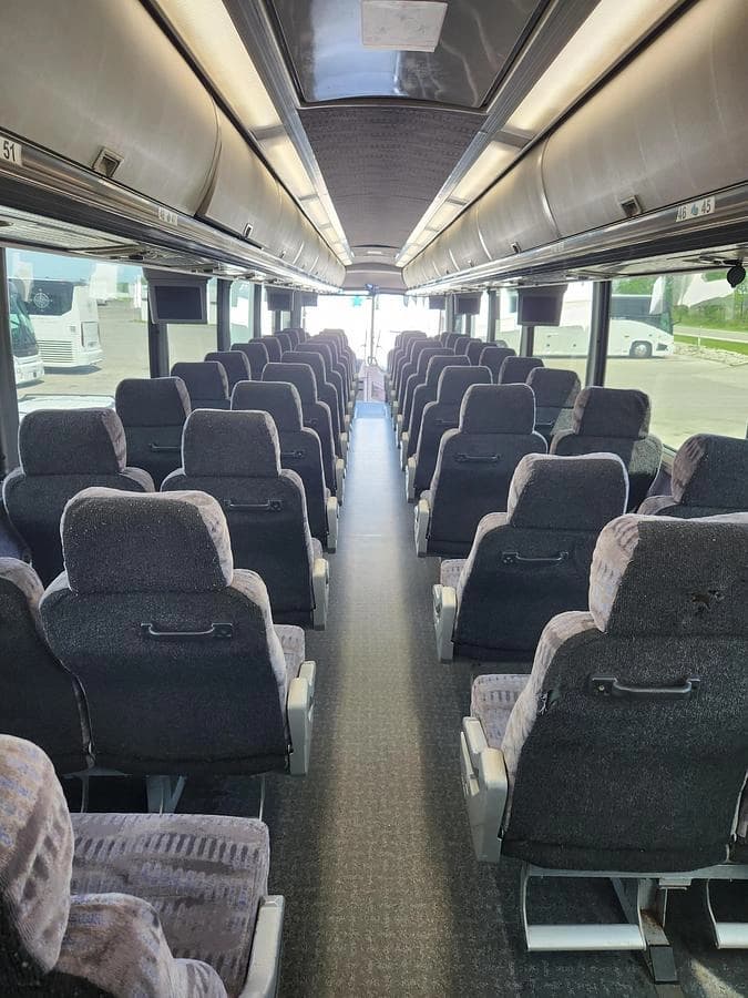2006 Mci J4500 Coach - Image 11