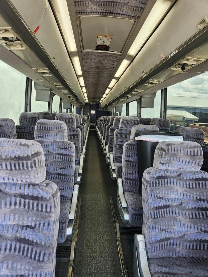 2006 Mci J4500 Coach - Image 12
