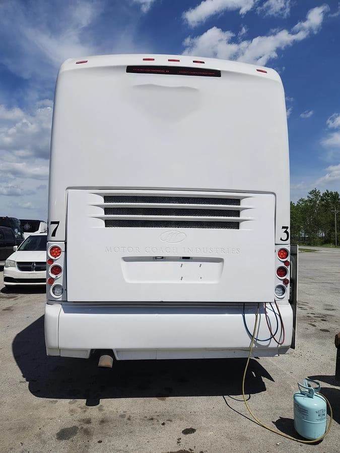 2006 Mci J4500 Coach - Image 5