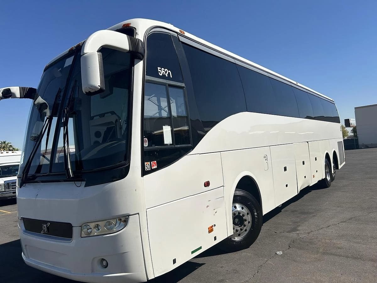2016 Volvo 9700 Coach - Image 2