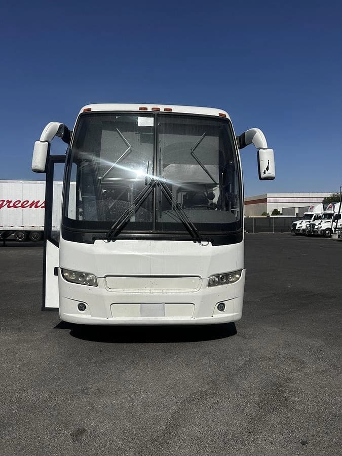 2015 Volvo 9700 Coach - Image 3