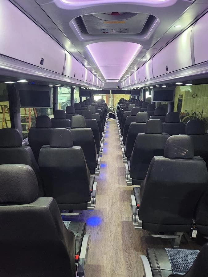 2024 Mci J4500 Coach - Image 13