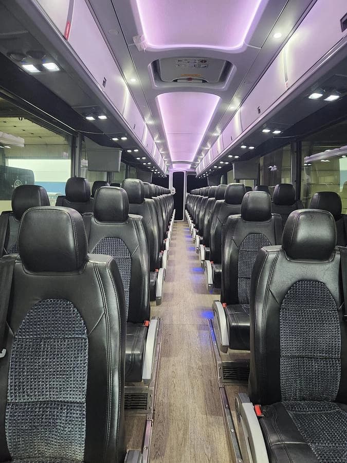 2024 Mci J4500 Coach - Image 12